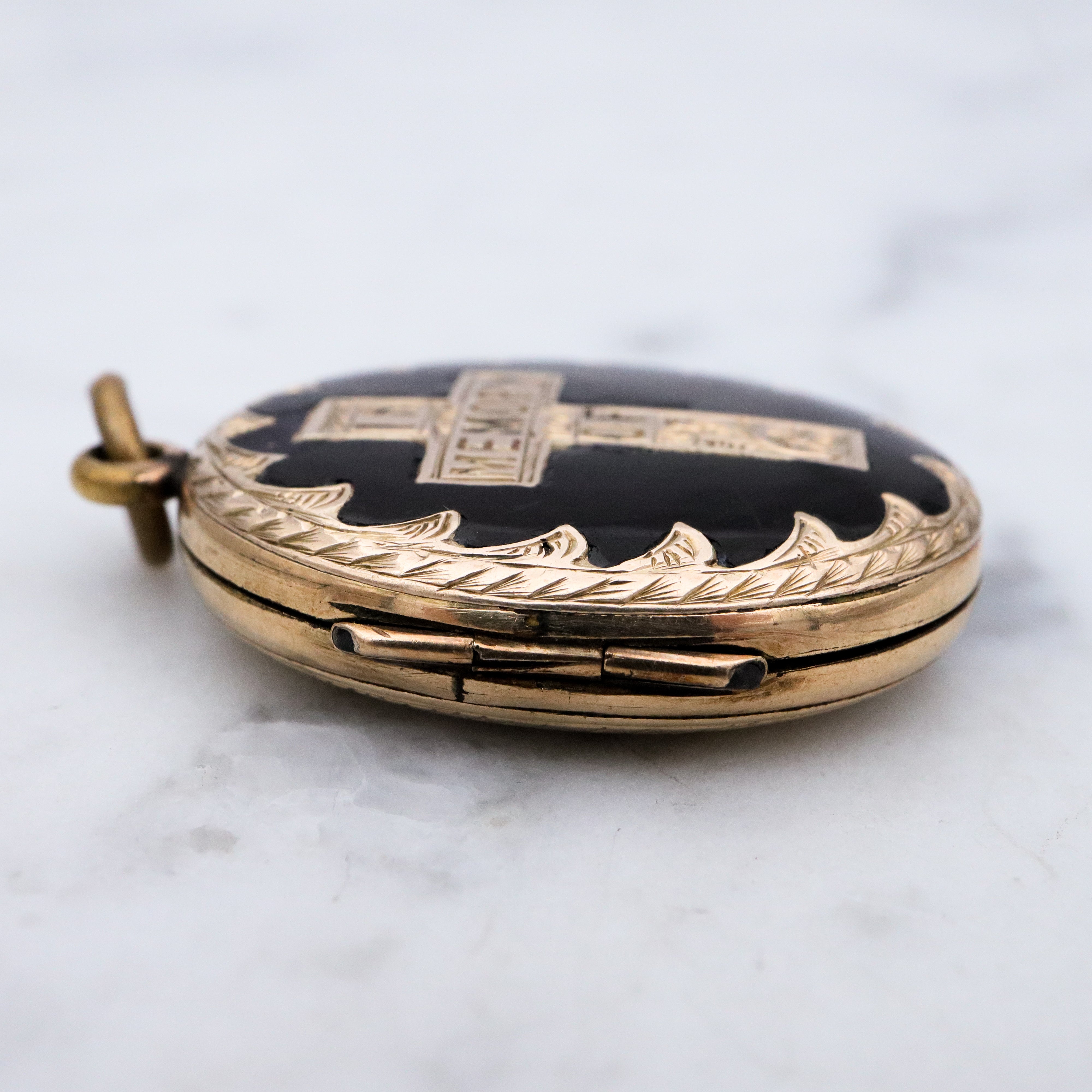 Antique Victorian 9k gold front & back "In Memory Of" black enamel mourning locket pendant
